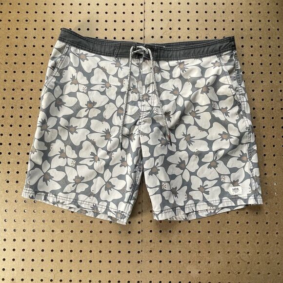 LNWOT Katin Board Shorts Swim Trunks Logo Button Fly Floral Beige Size 36 Men - Picture 2 of 10
